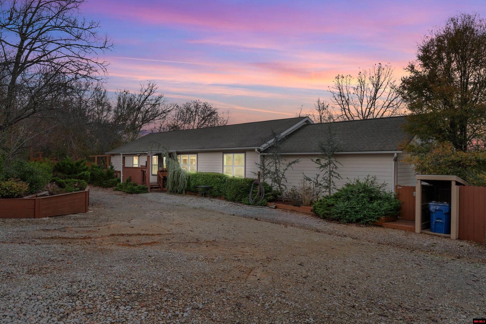 Property Photo: 311 Cr 804 AR 72537