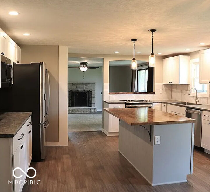 Property Photo: 1015 Ranike Drive IN 46012
