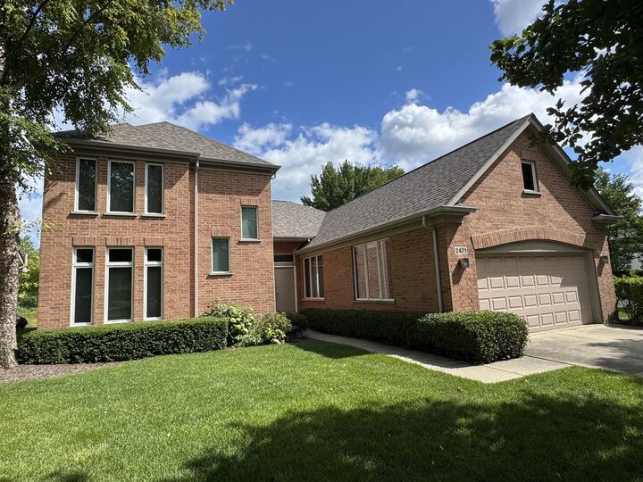 Property Photo: 2471 Augusta Way IL 60035
