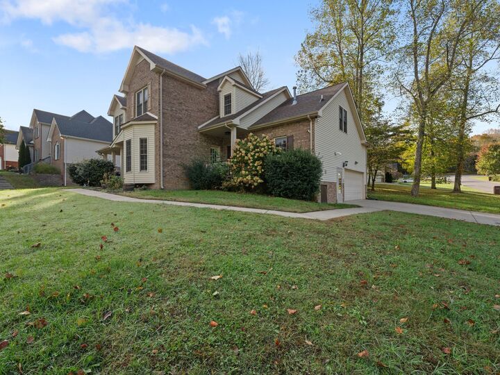 Property Photo:  1231 Kensington Ct  TN 37043 