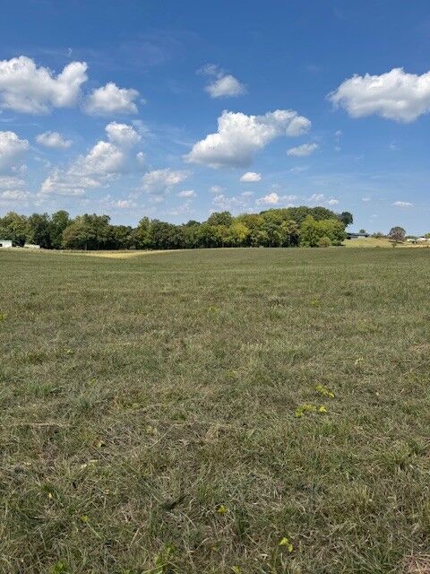 Property Photo: 7102 Akersville Rd KY 42133