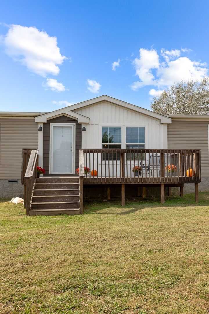 Property Photo: 245 Henslee Rd TN 37160