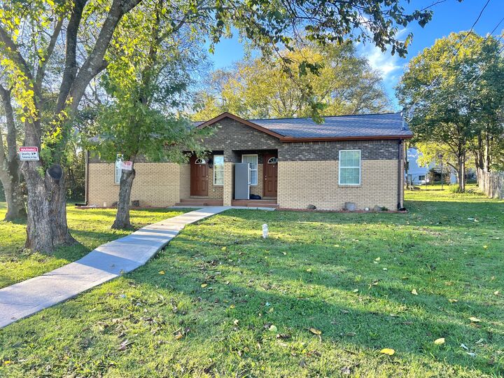 Property Photo: 115 W End Cir TN 37160