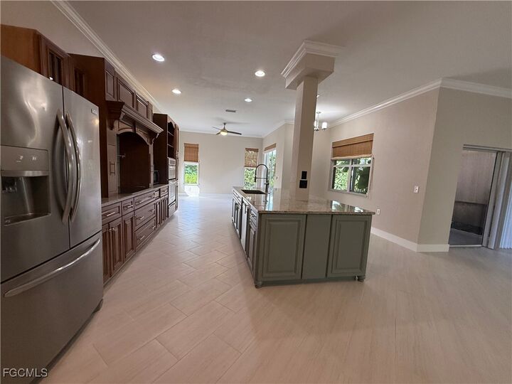 Property Photo: 8689 Spring Mountain Way FL 33908