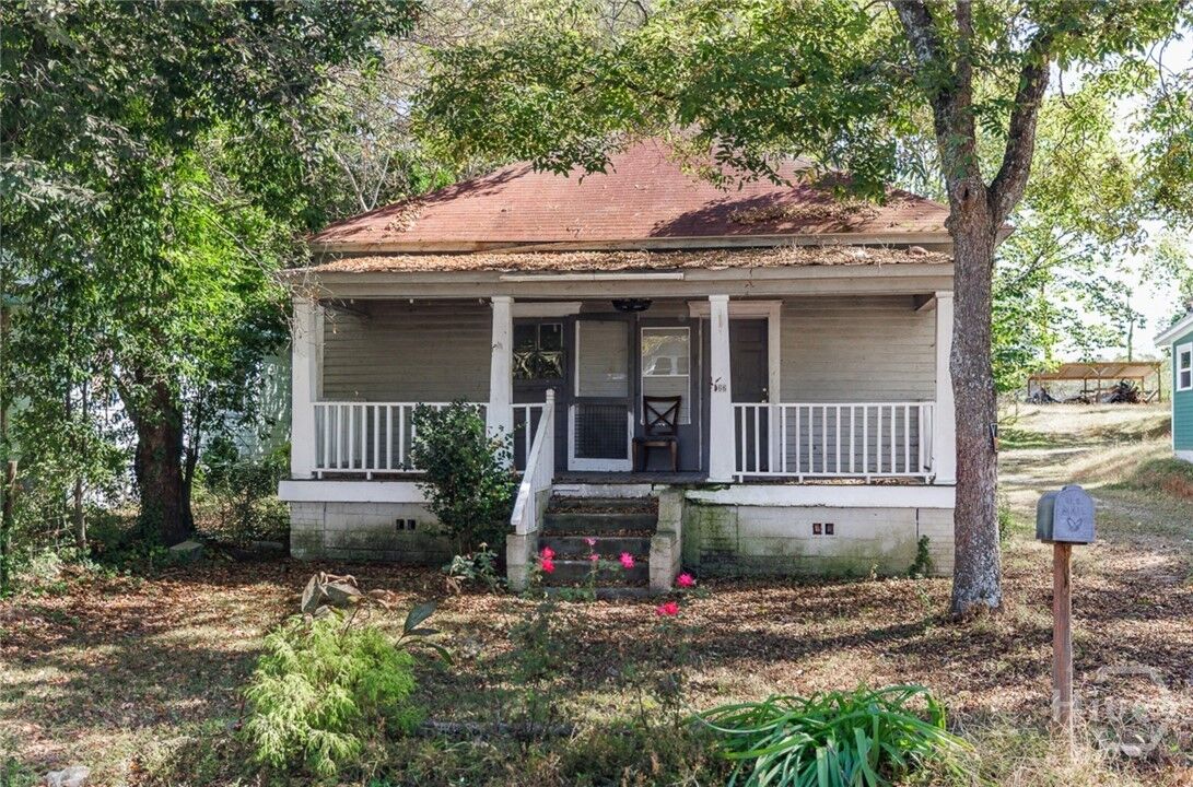 Property Photo:  166 Inglewood Avenue  GA 30601 