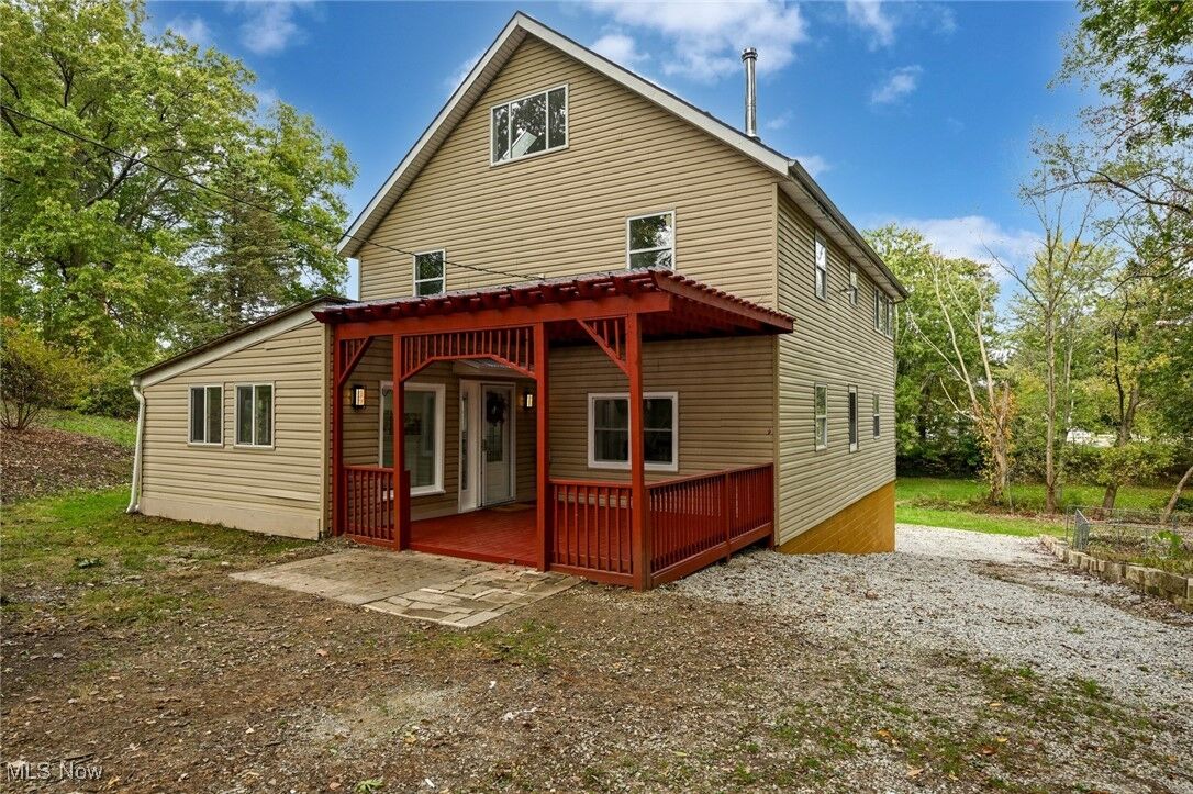 Property Photo: 905 1/2 Shadybrook Drive OH 44312