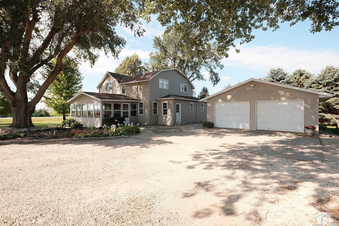 Property Photo: 3052 380th Street IA 51250