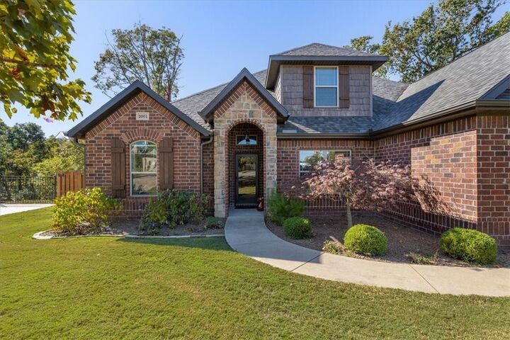 Property Photo: 2001 NE Oak Trail Road AR 72712