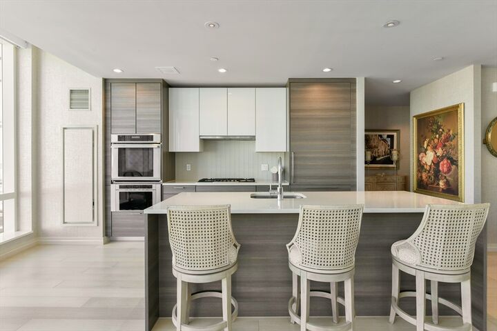 Property Photo:  1 Franklin Street 1003  MA 02110 