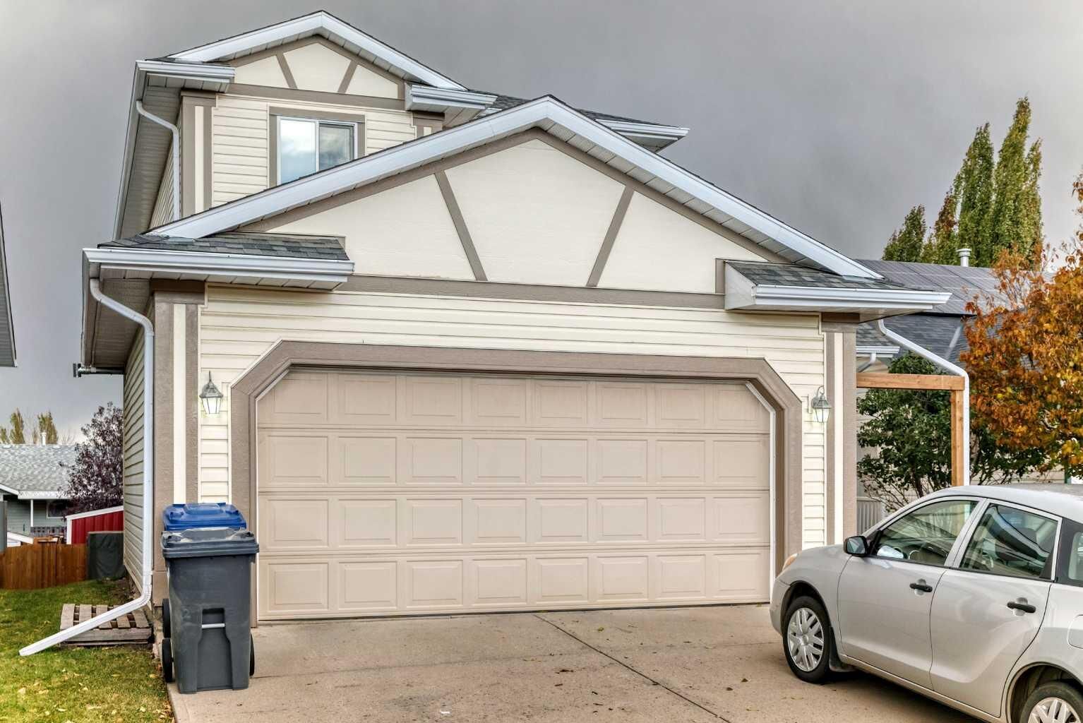 Property Photo: 507 Sheep River Close AB T1S 1S4