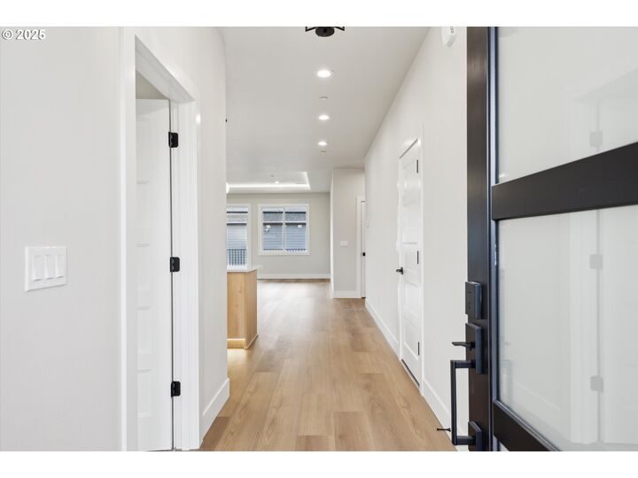 Property Photo: 773 Riley Dr OR 97381