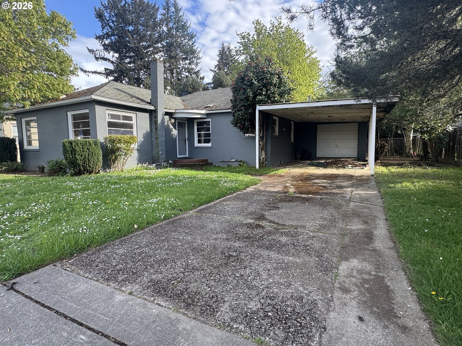 Property Photo:  307 Sherman St  OR 97101 