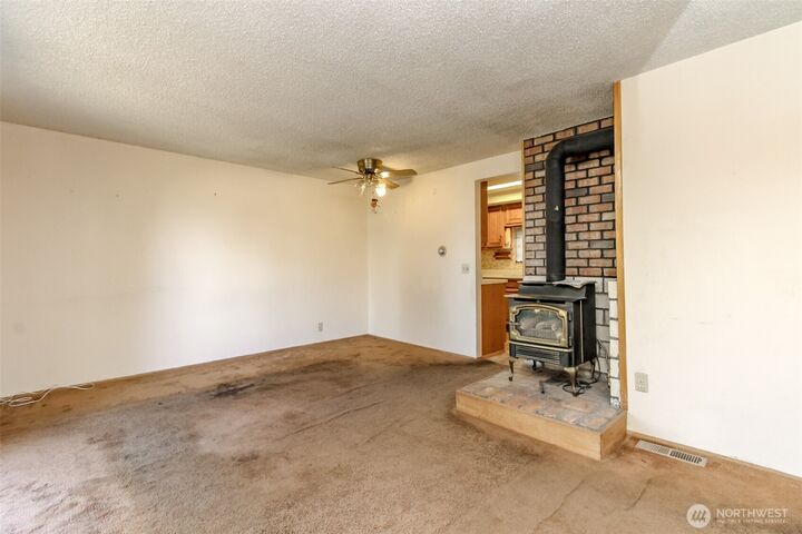Property Photo: 1323 SW 113th Street WA 98146
