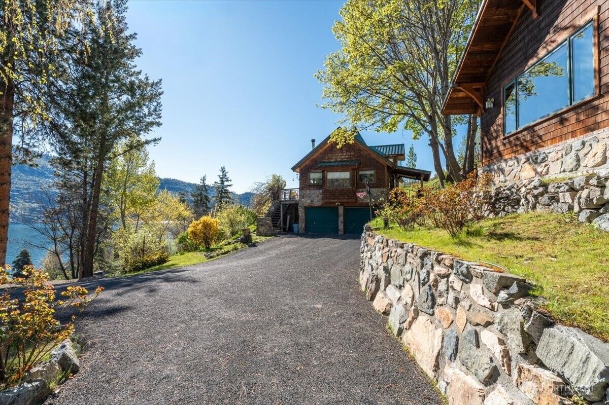 Property Photo: 16495 S Lakeshore Road WA 98816