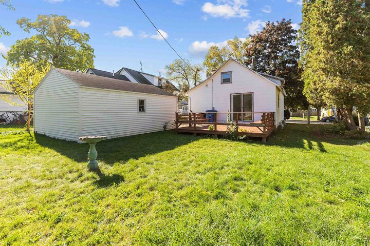 Property Photo:  926 Dove Street  WI 54902 