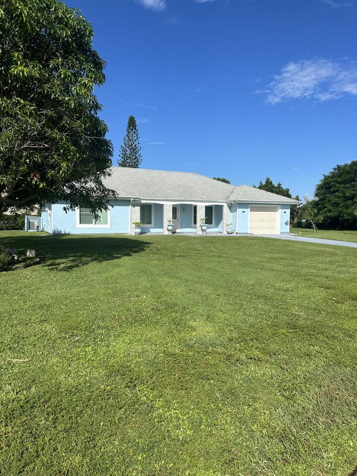 Property Photo: 1592 SE Burning Court FL 34952