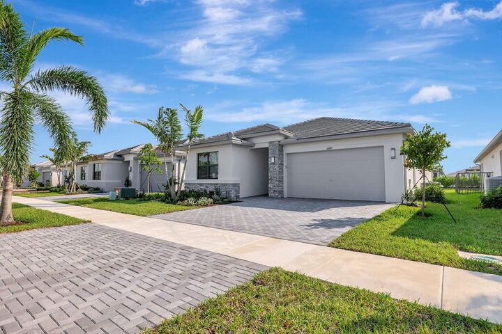 Property Photo: 12489 SW Emerald Estuary Ter Terrace FL 34987