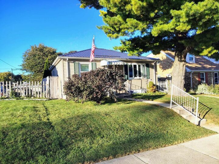 Property Photo: 1722 Manitoba Avenue WI 53172