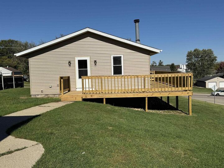 Property Photo:  702 South Willard Avenue  WI 53548 