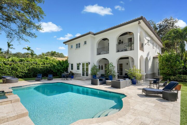 Property Photo: 2500 N Greenway Dr FL 33134