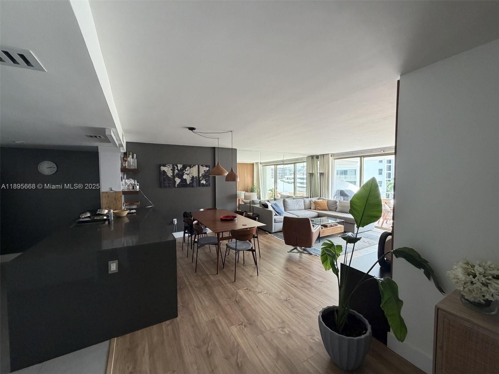 Property Photo: 199 Ocean Lane Dr 607 FL 33149