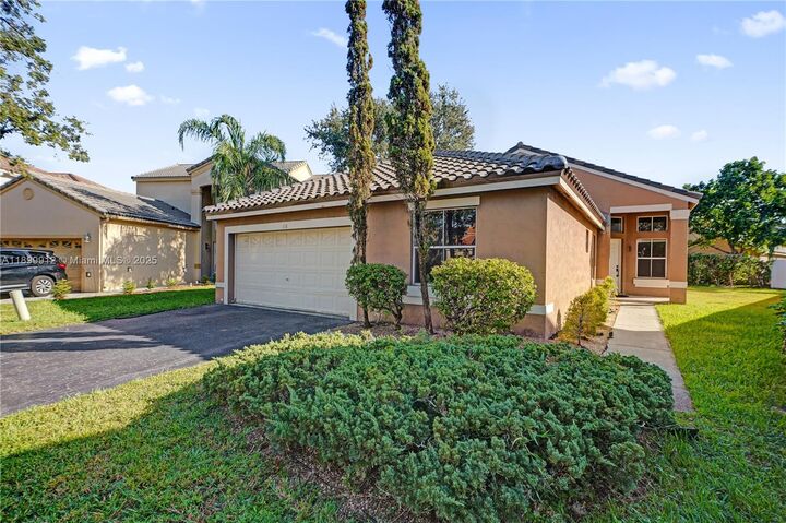 Property Photo: 658 Stanton Dr FL 33326