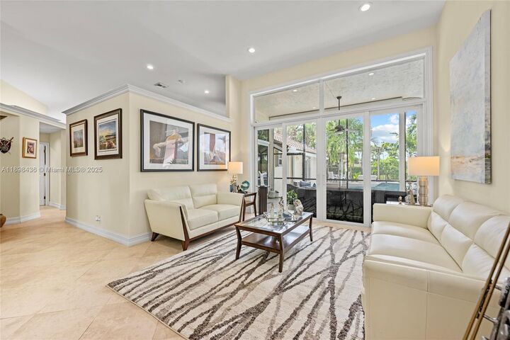 Property Photo: 985 Spoonbill Cir FL 33326