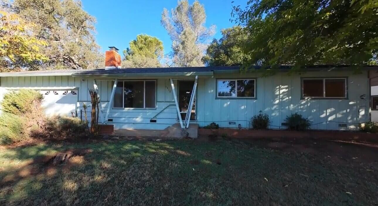 Property Photo: 1610 Oakdale Court CA 96002