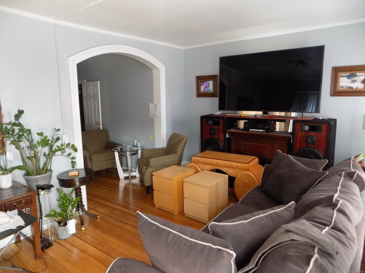 Property Photo:  5 Hoyt Street  CT 06810