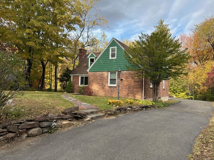 Property Photo:  70 Tunxis Avenue  CT 06002 