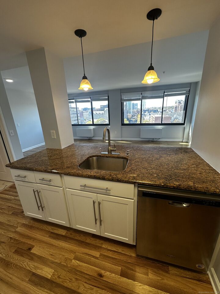 Property Photo:  300 Broad Street 803  CT 06902