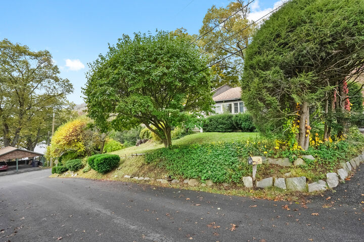 Property Photo:  4 Beachside Drive  CT 06776