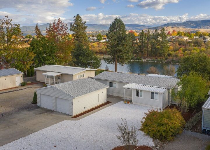 Property Photo: 18924 E Montgomery Dr WA 99027