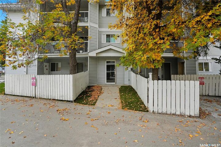 Property Photo: 309B Cree Crescent 107 SK S7K 7Y3