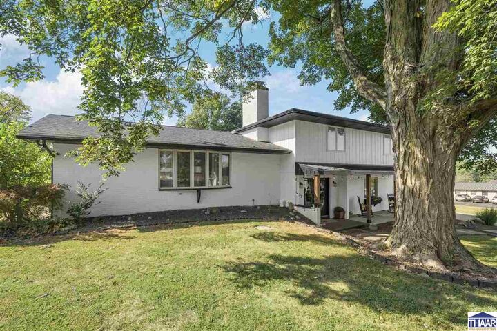 Property Photo: 403 W Wolfe Street IN 47882