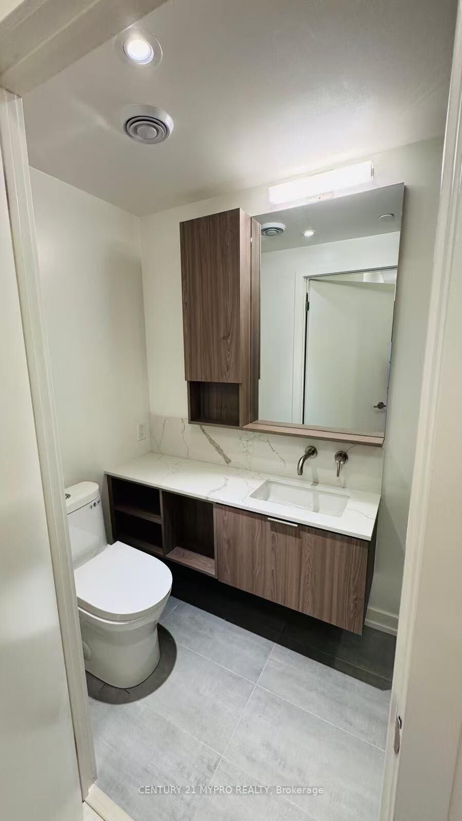 Property Photo:  120 Broadway Avenue 309  ON M4P 0E9