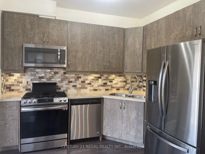 Property Photo:  17-199 Ardagh Road  ON L4N 3V5