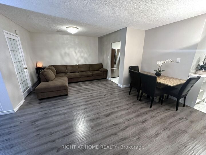 Property Photo:  714 The West Mall N/A 1902  ON M9C 4X1