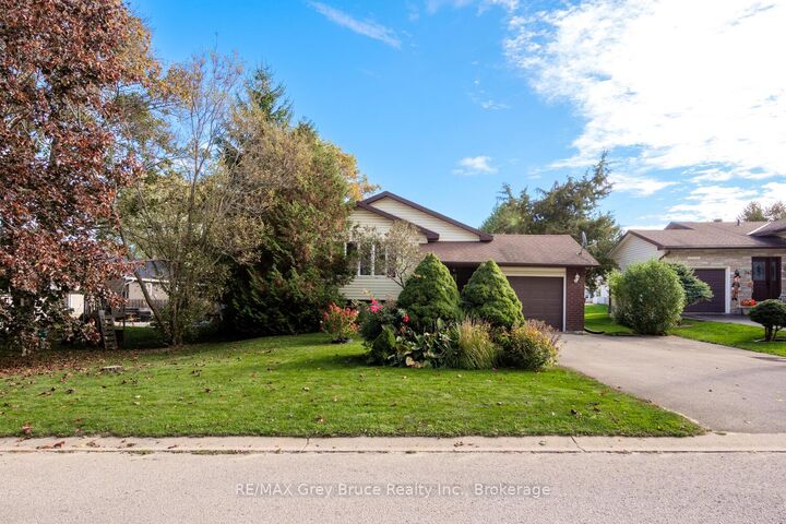 Property Photo: 349 Taylor Street ON N0H 2T0