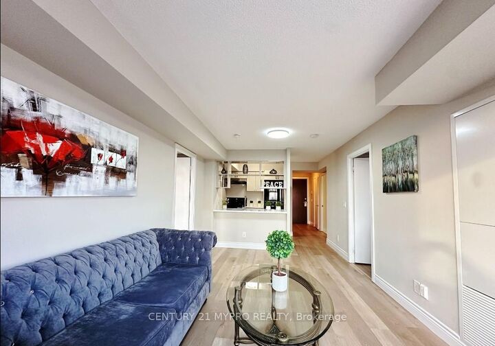 Property Photo:  151 Village Green Square 2506  ON M1S 0K5