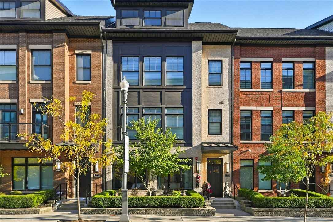 Property Photo:  1824 Waterfront Pl  PA 15222 