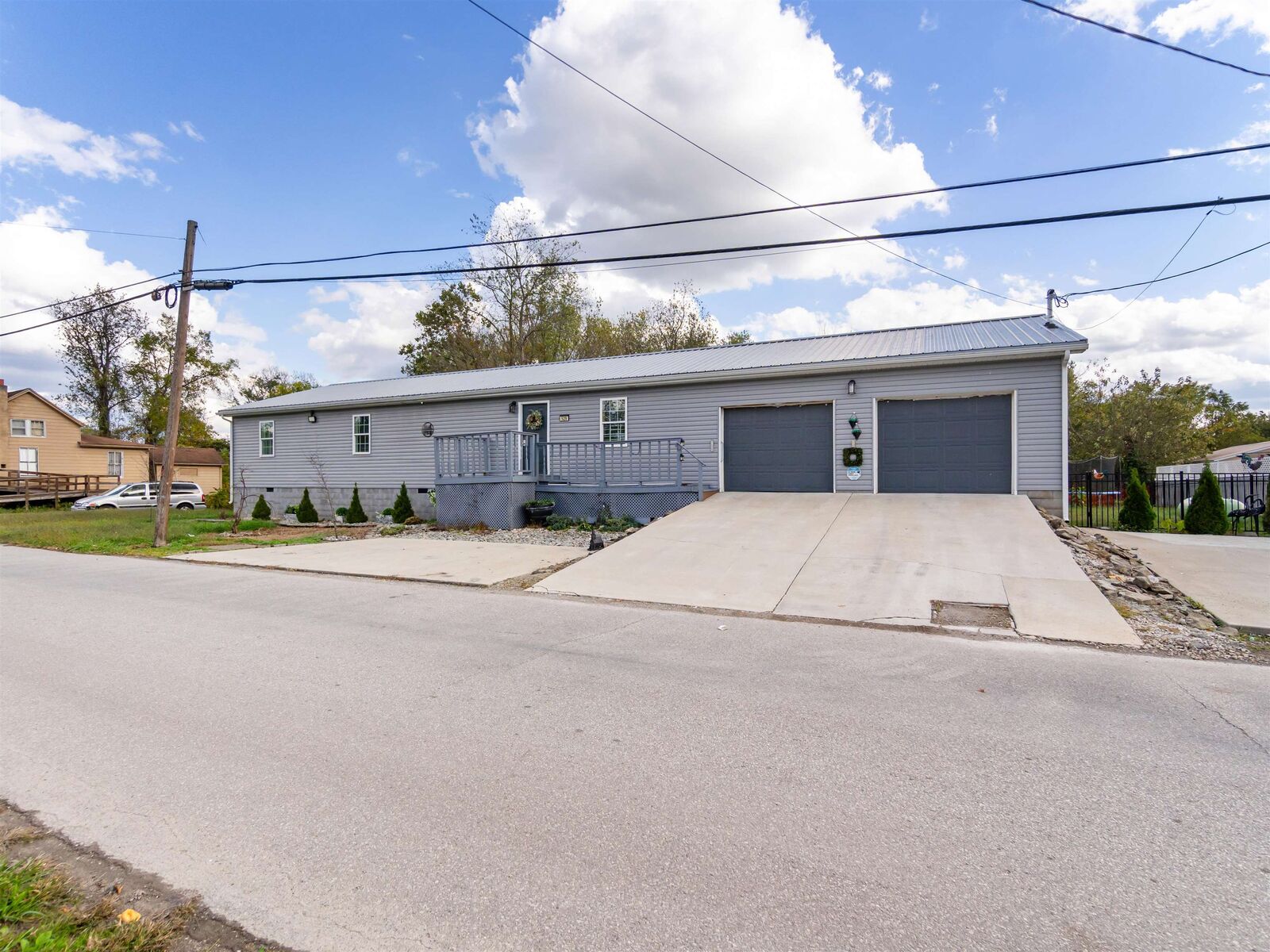 Property Photo:  529 Laurel Street  KY 41144