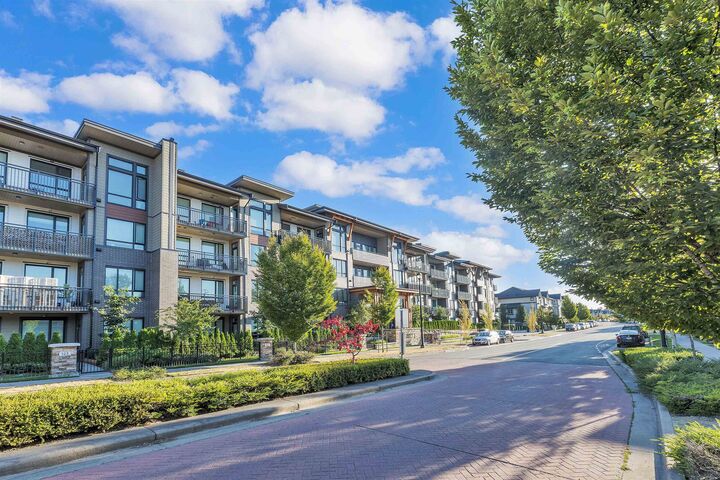 Property Photo: 31158 Westridge Place 415 BC V2T 0K5