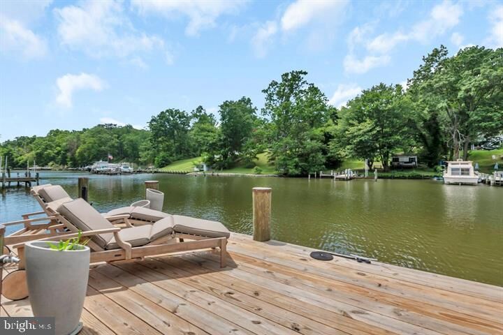 Property Photo: 8014 Forest Glen Drive MD 21122