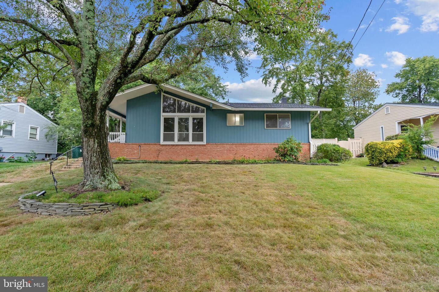 Property Photo: 6024 Frontier Drive VA 22150