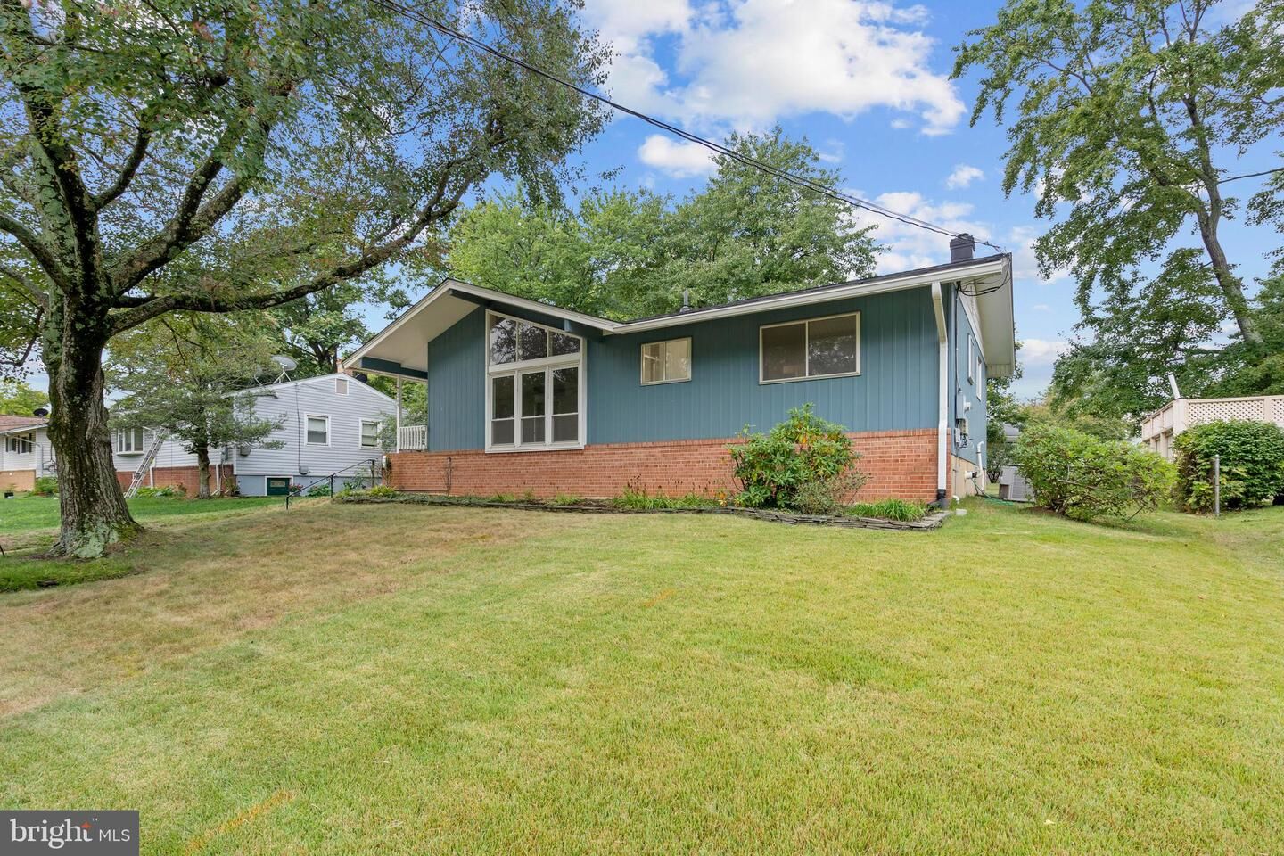 Property Photo: 6024 Frontier Drive VA 22150
