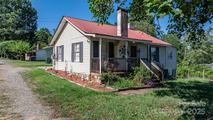 Property Photo: 1806 18th Street NE NC 28601