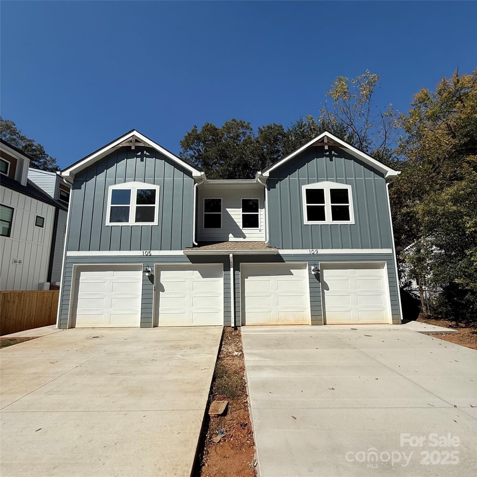Property Photo: 105 N Smallwood Place NC 28216