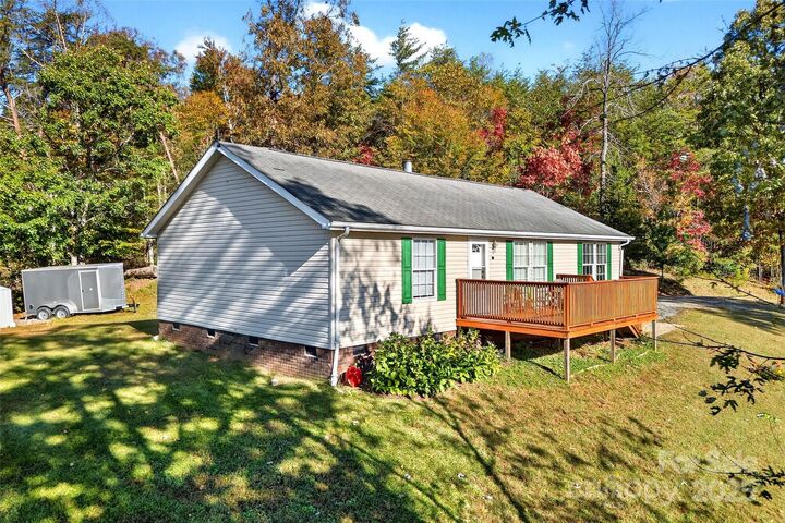 Property Photo:  157 Blue Bird Meadows Drive  NC 28761 
