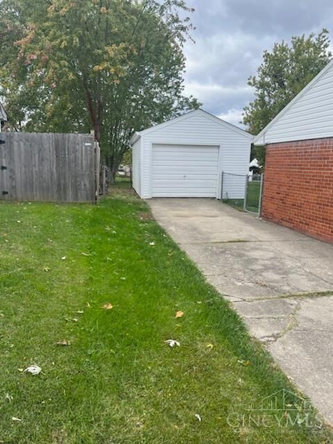 Property Photo: 4633 Summerside Road OH 45244